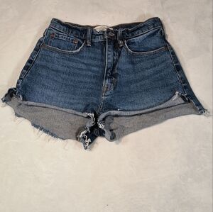 Abercrombie & Fitch Curve Love High Rise Mom Shorts Sz 26 / 2 Distressed Denim